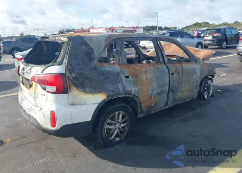 2015 Kia Sorento Lx z USA, uszkodzony, nr VIN 5XYKT3A62FG582089